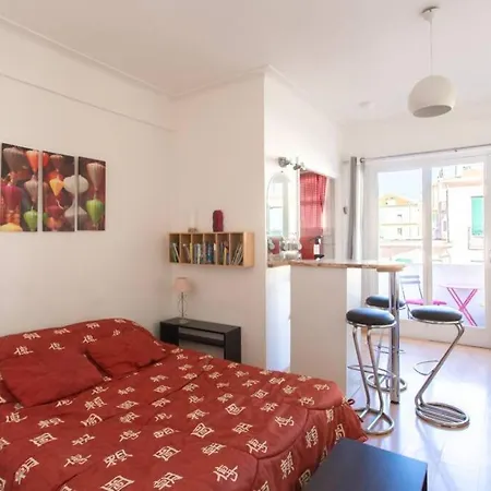 Center - Bright Studio Balcony Wifi & Aircon *