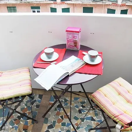 Center - Bright Studio Balcony Wifi & Aircon 公寓 尼斯