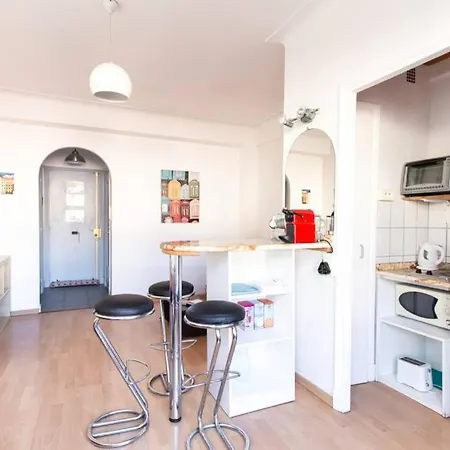 Lejlighed Center - Bright Studio Balcony Wifi & Aircon Nice