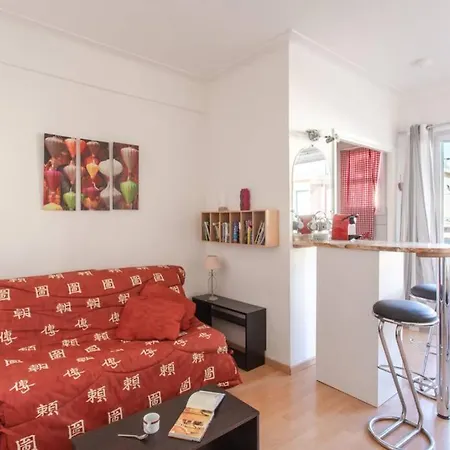 Center - Bright Studio Balcony Wifi & Aircon Apartment *
