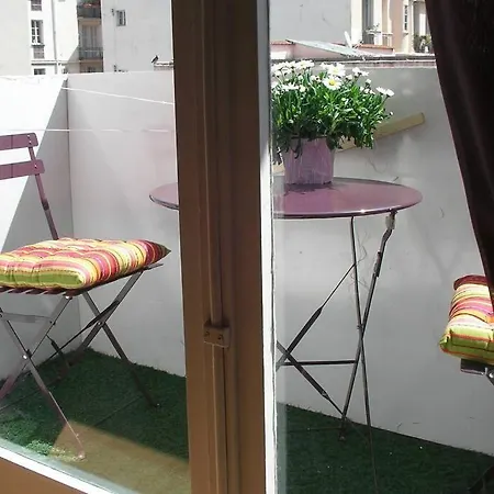 Center - Bright Studio Balcony Wifi & Aircon