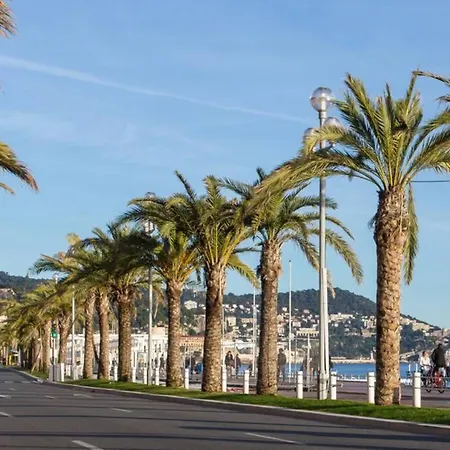 Center - Bright Studio Balcony Wifi & Aircon *