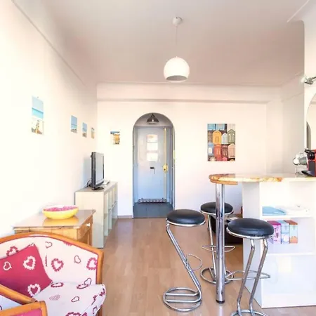 Center - Bright Studio Balcony Wifi & Aircon *