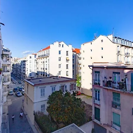 Apartman Center - Bright Studio Balcony Wifi & Aircon *