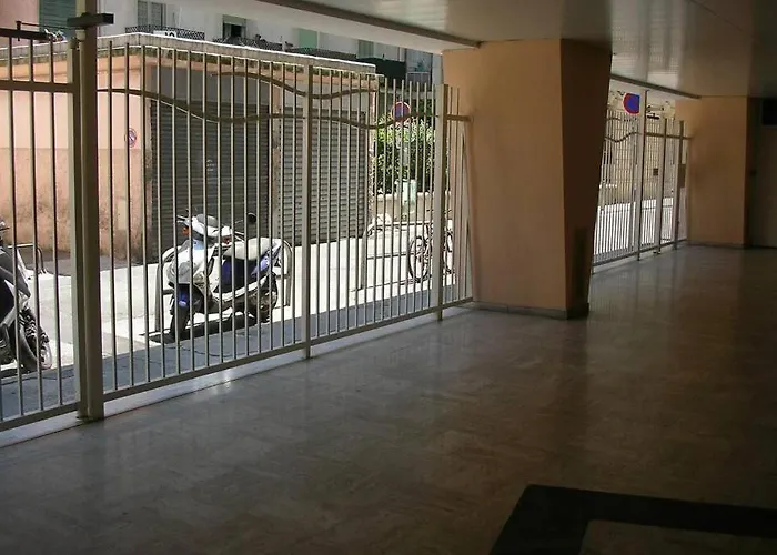 شقة Center - Bright Studio Balcony Wifi & Aircon نيس