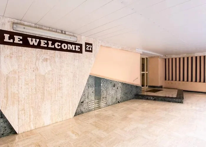 Center - Bright Studio Balcony Wifi & Aircon 尼斯