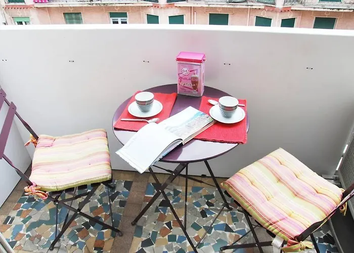 Center - Bright Studio Balcony Wifi & Aircon 公寓 尼斯