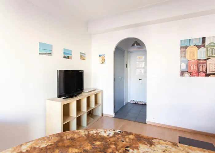 Center - Bright Studio Balcony Wifi & Aircon