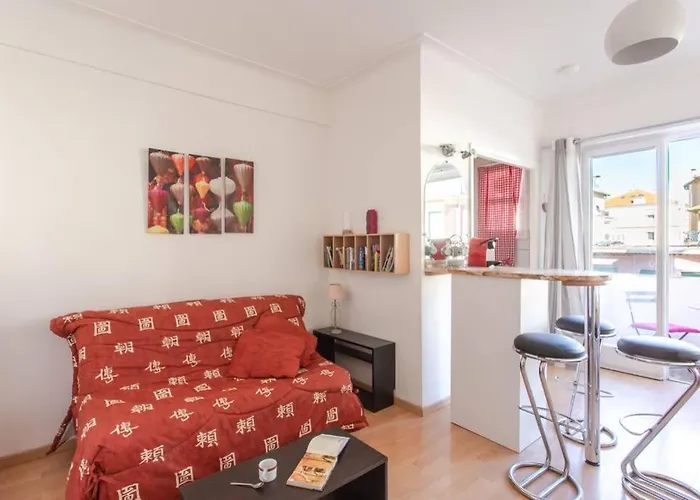 Center - Bright Studio Balcony Wifi & Aircon 公寓 *