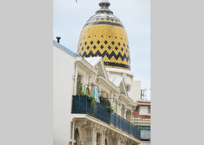 Center - Bright Studio Balcony Wifi & Aircon شقة نيس