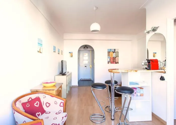 Center - Bright Studio Balcony Wifi & Aircon *
