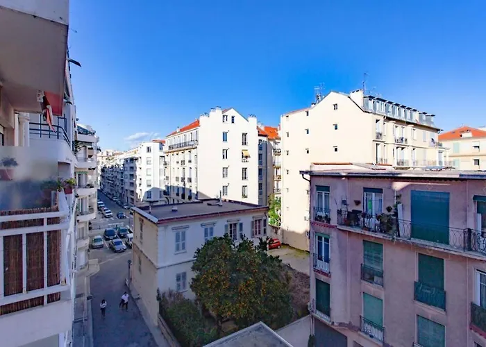 公寓 Center - Bright Studio Balcony Wifi & Aircon *